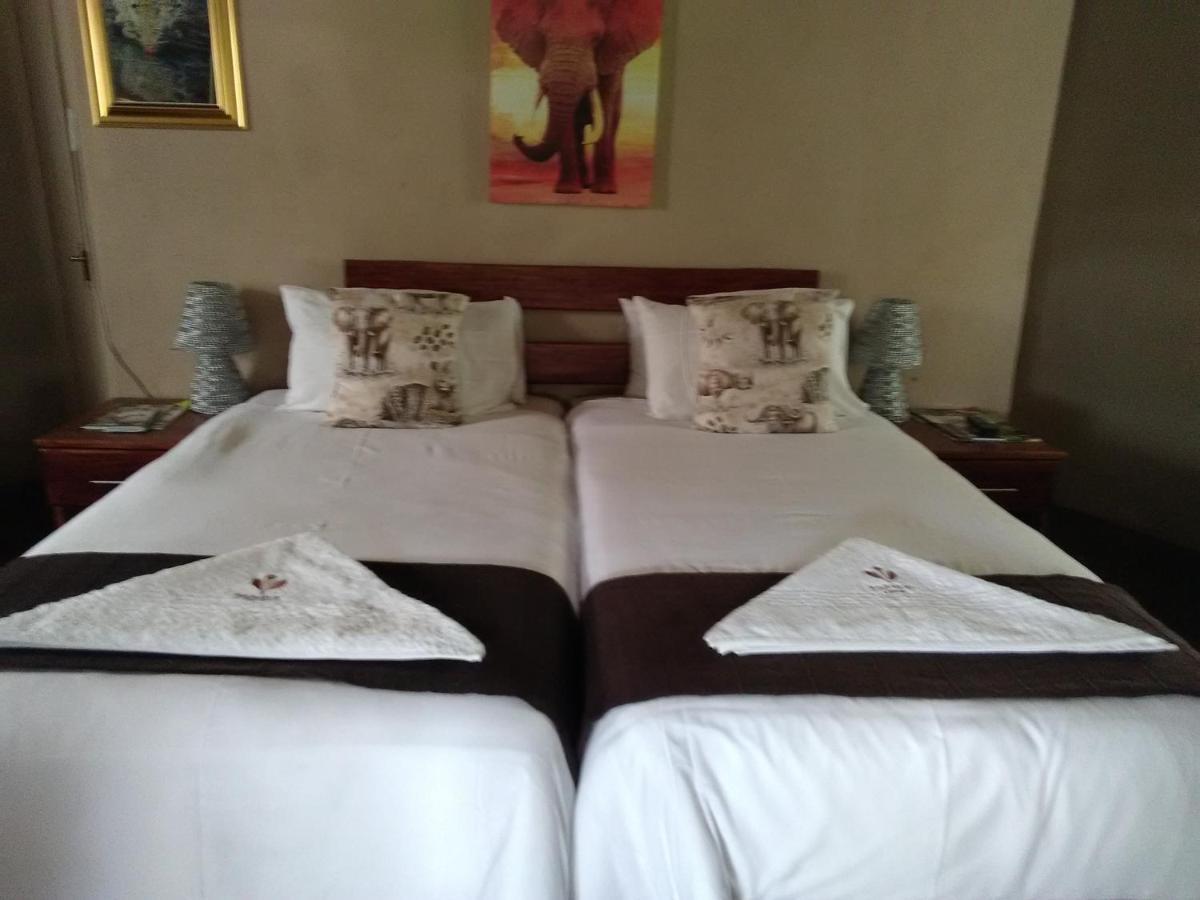 Noma-Nini Lodge ไวท์ริเวอร์ ภายนอก รูปภาพ