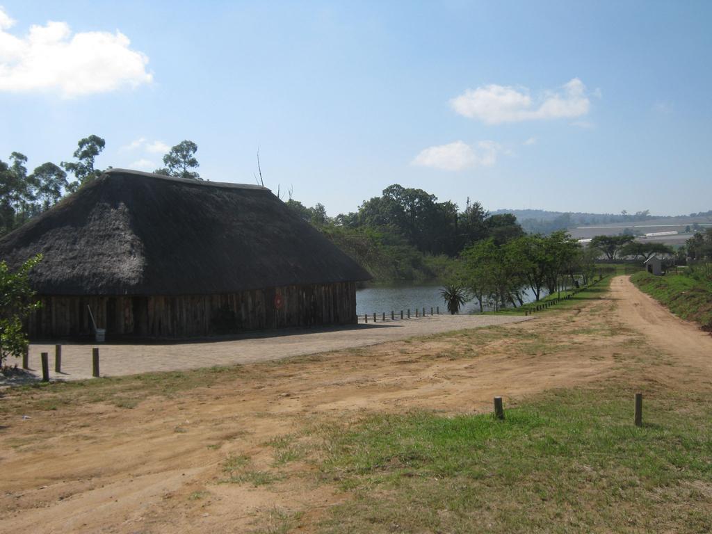 Noma-Nini Lodge ไวท์ริเวอร์ ภายนอก รูปภาพ