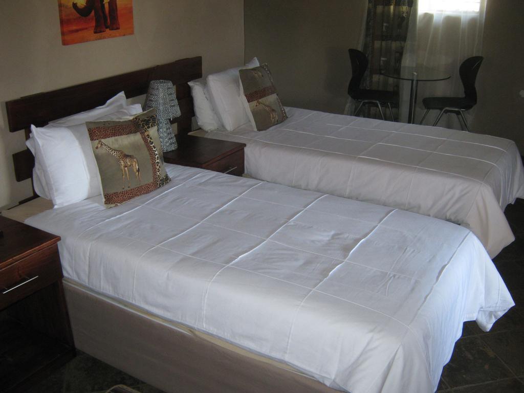 Noma-Nini Lodge ไวท์ริเวอร์ ห้อง รูปภาพ