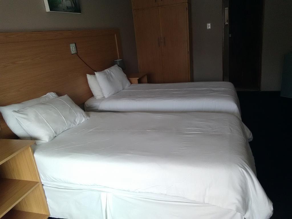 Noma-Nini Lodge ไวท์ริเวอร์ ภายนอก รูปภาพ