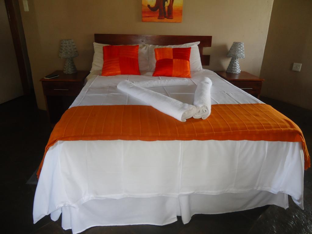 Noma-Nini Lodge ไวท์ริเวอร์ ภายนอก รูปภาพ
